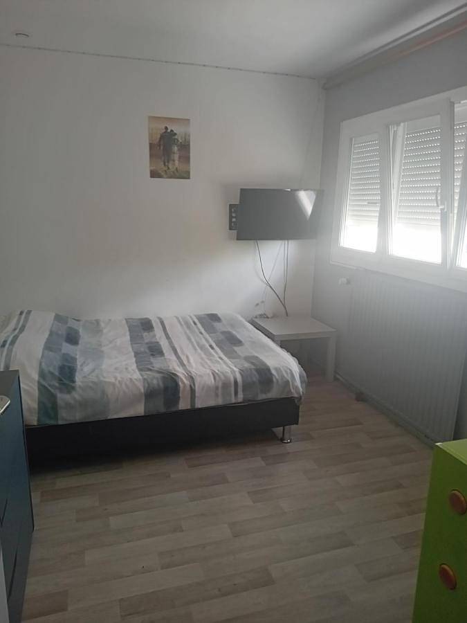 Location de vacances pour 8 personnes, avec terrasse ainsi que jacuzzi et jardin à Mulsanne - 4