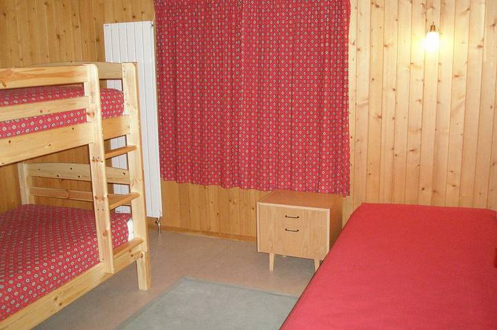 Chalet für 6 Personen, mit Garten und Pool in der Schweiz - 3