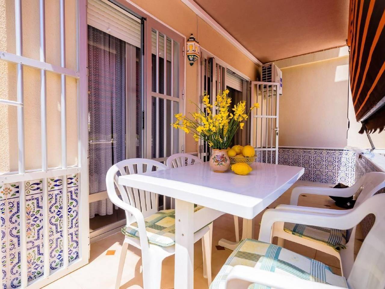 Apartamento entero, "Limonka" mit eigener Terrasse in La Mata, Costa Blanca
