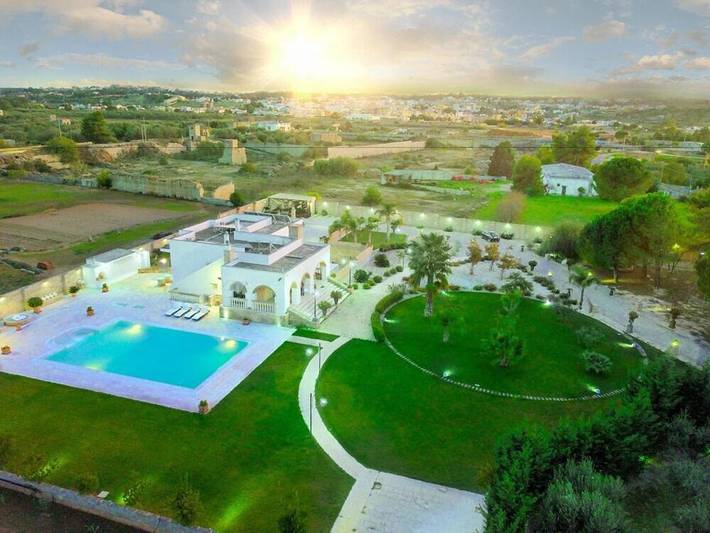 B&b per 3 persone, con idromassaggio e giardino nonché piscina a Alessano