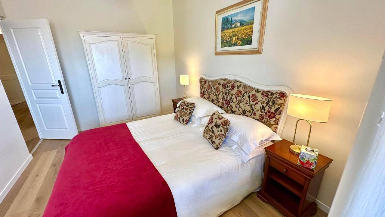Two-Bedroom House in Fongrave, Région de Villeneuve-sur-Lot
