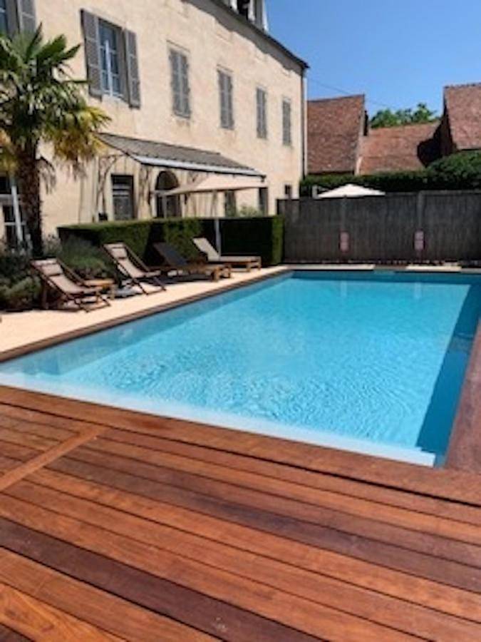 Hôtel pour 2 personnes, avec Jacuzzi et Terrasse ainsi que Jardin et Piscine