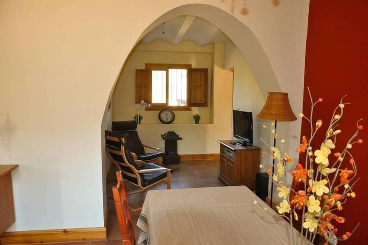 Location de vacances pour 4 personnes, avec piscine et vue ainsi que terrasse et jardin à Abarán - 4