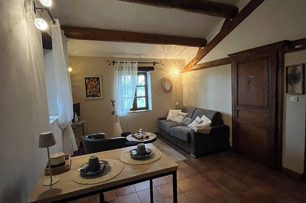 Detached house on garden level in Pont-Saint-Esprit, Region de Nimes