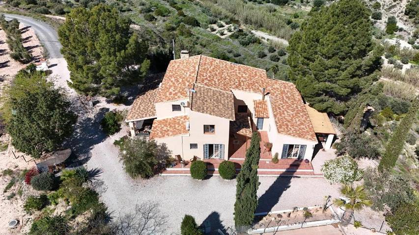 Location de vacances pour 4 personnes, avec vue ainsi que piscine et jardin à Abarán - 2
