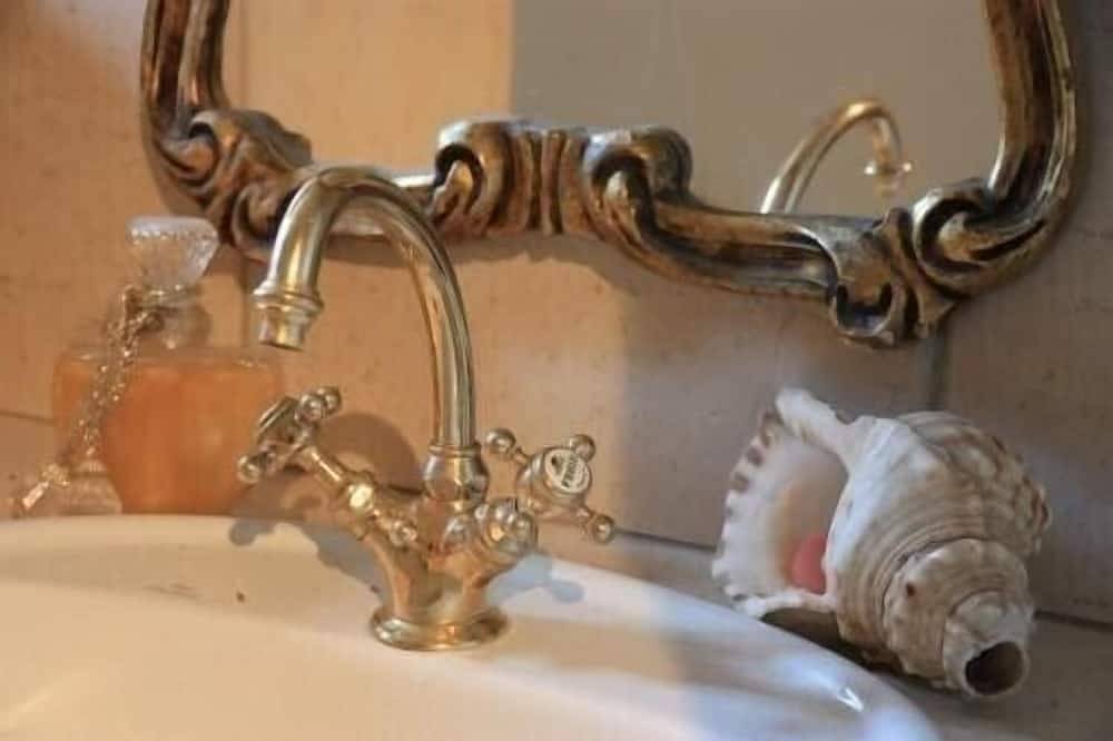 Appartement entier, Grand F2 Plein Sud environement calme à 5 Km de Ceret 66400 Altitude 450 M. in Céret, Côte méditerranéenne (France)
