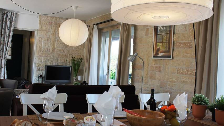 Maison de vacances pour 11 personnes, avec terrasse ainsi que piscine et jardin à Rousson