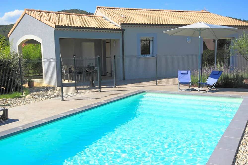 Superbe Villa 4 personnes, piscine privative, climatisation, Tbéquipement, calme in Vallon-Pont-d'Arc, Ardèche
