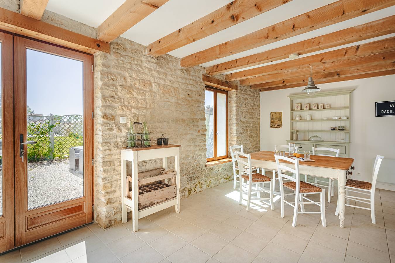 Casita de campo "La Belle Parenthèse" con piscina privada, terraza privada y Wi-Fi in Vergné, Saint-Jean-d'Angély region