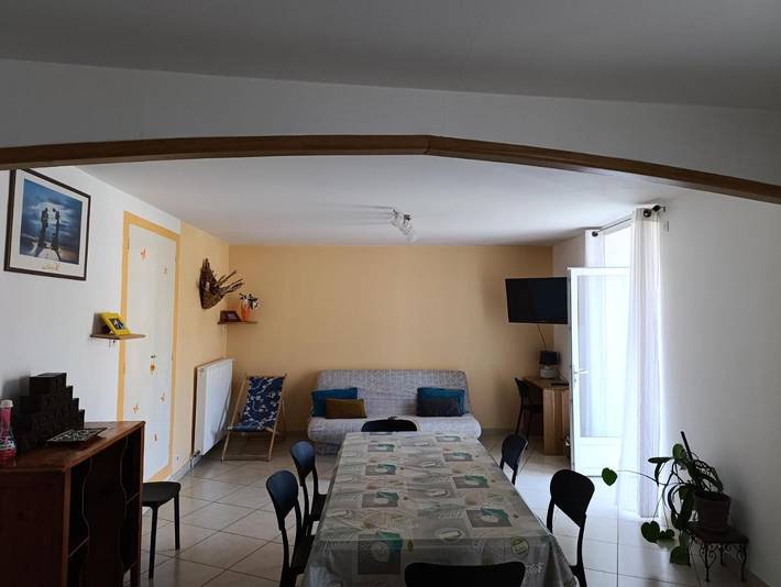 Location de vacances pour 8 personnes, avec vue et balcon à Saint-Georges-de-Luzençon - 2