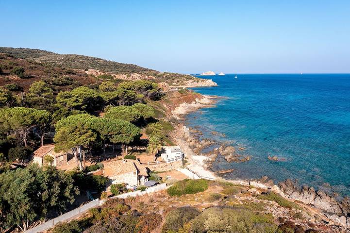 Location de vacances pour 3 personnes, avec jardin et terrasse à Occhiatana