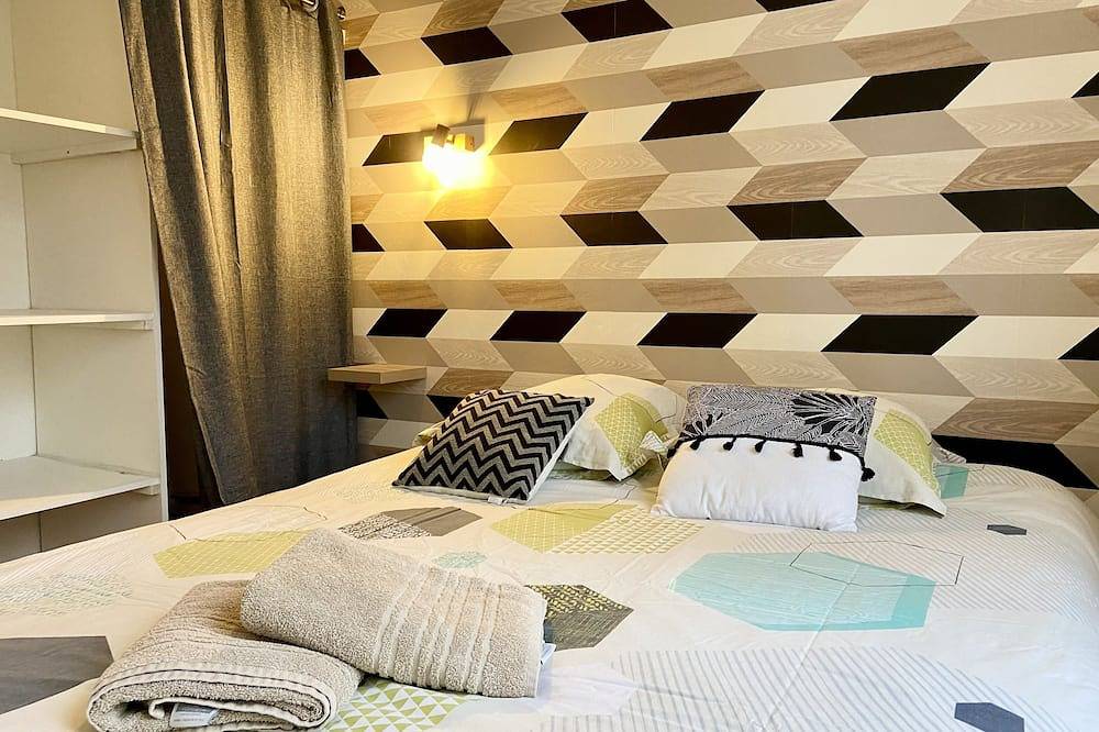 Entire apartment, En Centre Ville , Proche des Commerces et du Vieux Bassin, Stationnement Facile in Honfleur, Lisieux region