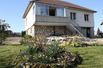 Gîte pour 6 personnes, avec jardin et balcon à Équemauville