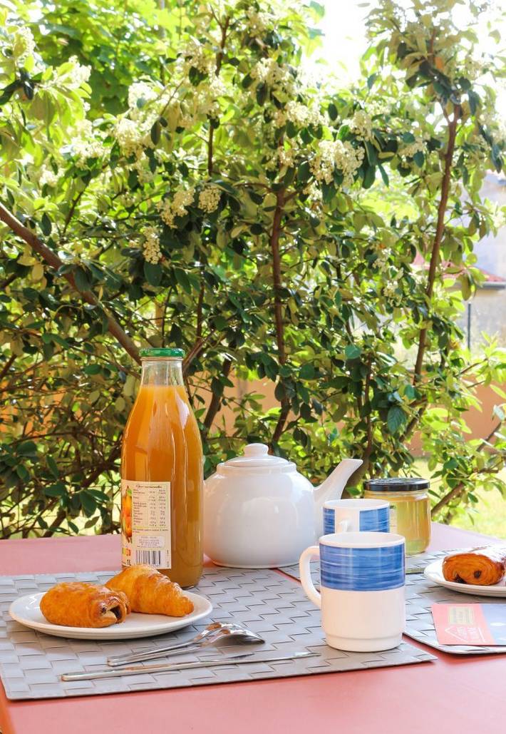 Gîte pour 2 personnes, avec jardin et terrasse dans l' Ain - 2
