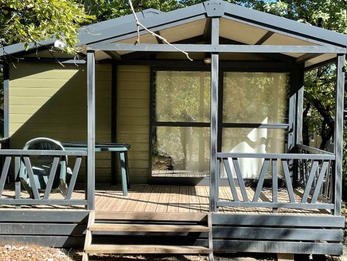 Chalet pour 5 personnes, avec piscine et terrasse, animaux acceptés