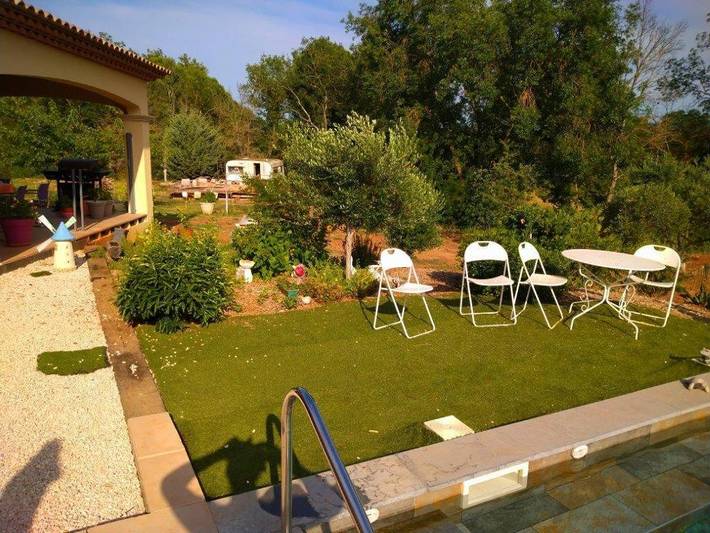 Location de vacances pour 3 personnes, avec piscine ainsi que jardin et vue à Le Luc - 4
