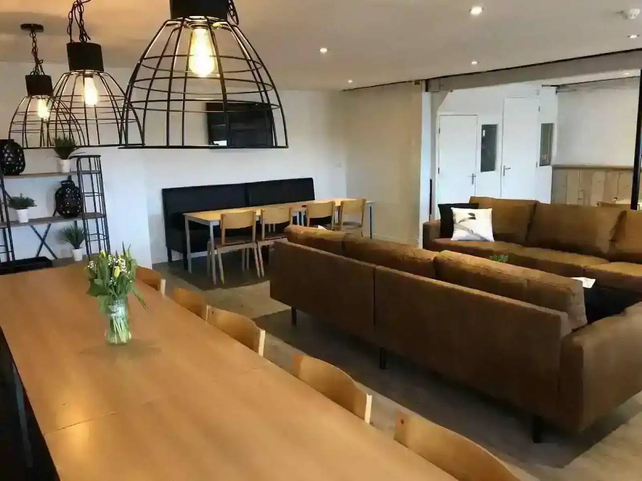 Schönes Gruppenunterkunft für 20 Personen im Dorf Buren auf Ameland. in Buren (Ameland), Westfriesische Inseln