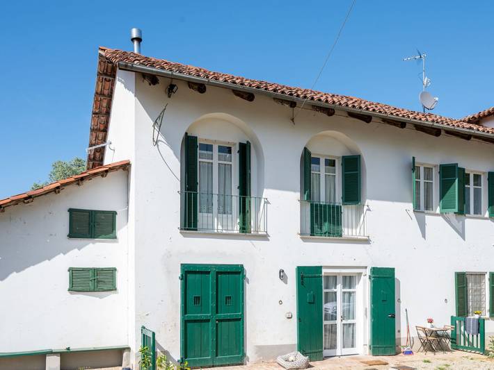 Casa vacanza per 5 persone, con Balcone e Giardino nonché Piscina a San Damiano d'Asti