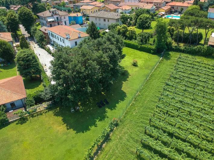 Chambre d’hôte pour 4 personnes, avec vue et jardin à Passirano