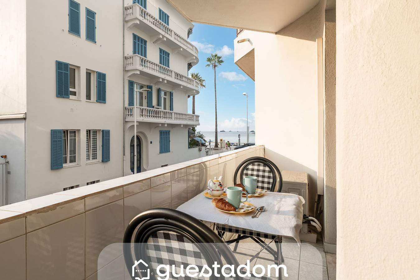 Entire apartment, L'Antibes - Climatisation - Pet friendly in Antibes, Mediterranean Coast (France)