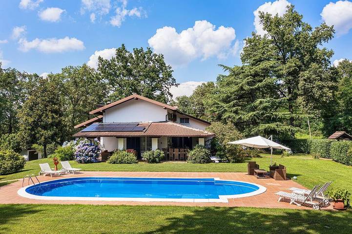 Agriturismo per 8 persone, con giardino e balcone in Provincia di Novara