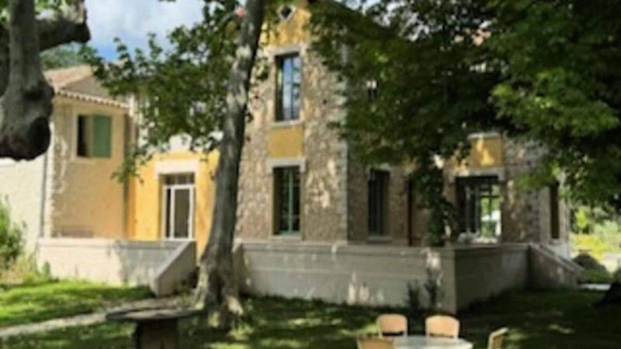 Entire holiday apartment, Ferienwohnung für 9 Personen (280 m²) in Le Thor in Le Thor, Vaucluse