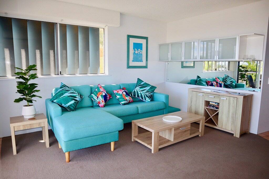 Ganze Wohnung, Beachfront and pool views from the balcony _ 5 min walk to the beach. in Urangan, Hervey Bay