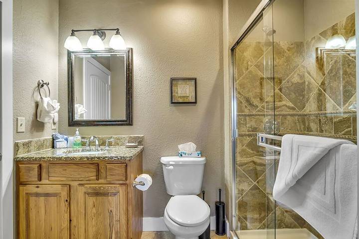 Vacation apartment for 6 people, with balcony and pool in Missouri