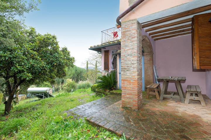 Ganze Wohnung, Ferienwohnung 'Andrea' mit Gemeinschaftspool und gemeinsamem Garten in Massa Marittima, Grosseto Provinz