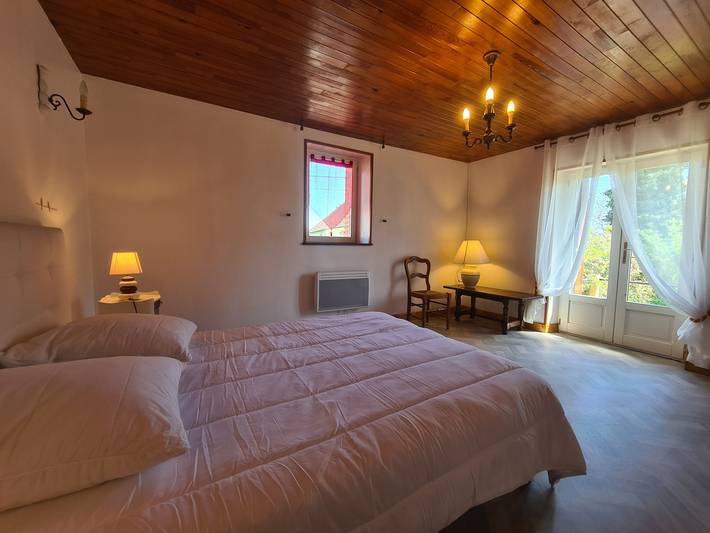 Maison de vacances en Berry avec grand terrain, plage à 2 min, animaux acceptés et terrasses privées in Baraize, La Châtre und Umgebung