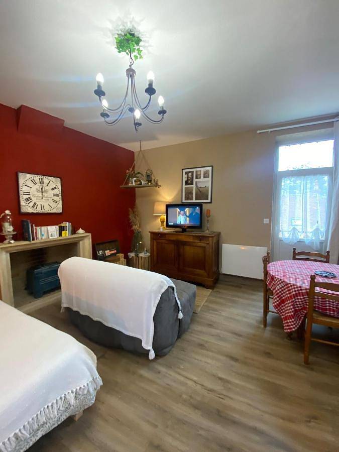 Gîte pour 2 personnes, avec balcon et jardin à Bourbon-l'Archambault