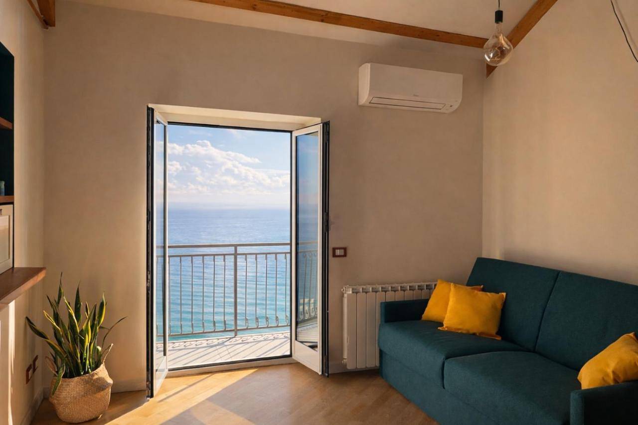 Marilú vista mare con giardino in Ponente (Genova), Genua
