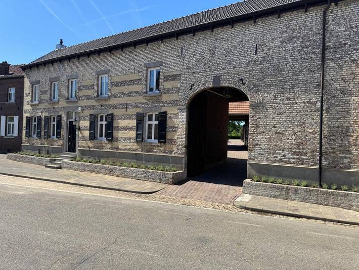 B&b voor 2 personen, with Terras and Tuin as well as Uitzicht in Nuth