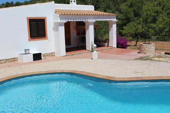 Maison de vacances pour 4 personnes, avec piscine ainsi que jardin et vue