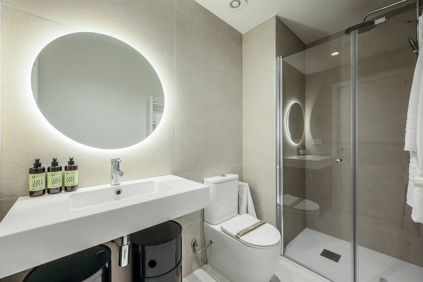 Moderno apartamento cerca del Palacio Real 08 in Madrid, Communaute de Madrid