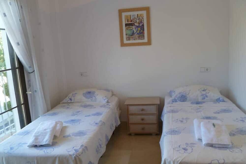 Entire apartment, Apartment Golf Club Los Arqueros near Puerto Banus - 2 bedrooms- Internet -Uk Tv in Los Arqueros Golf and Country Club, Benahavís