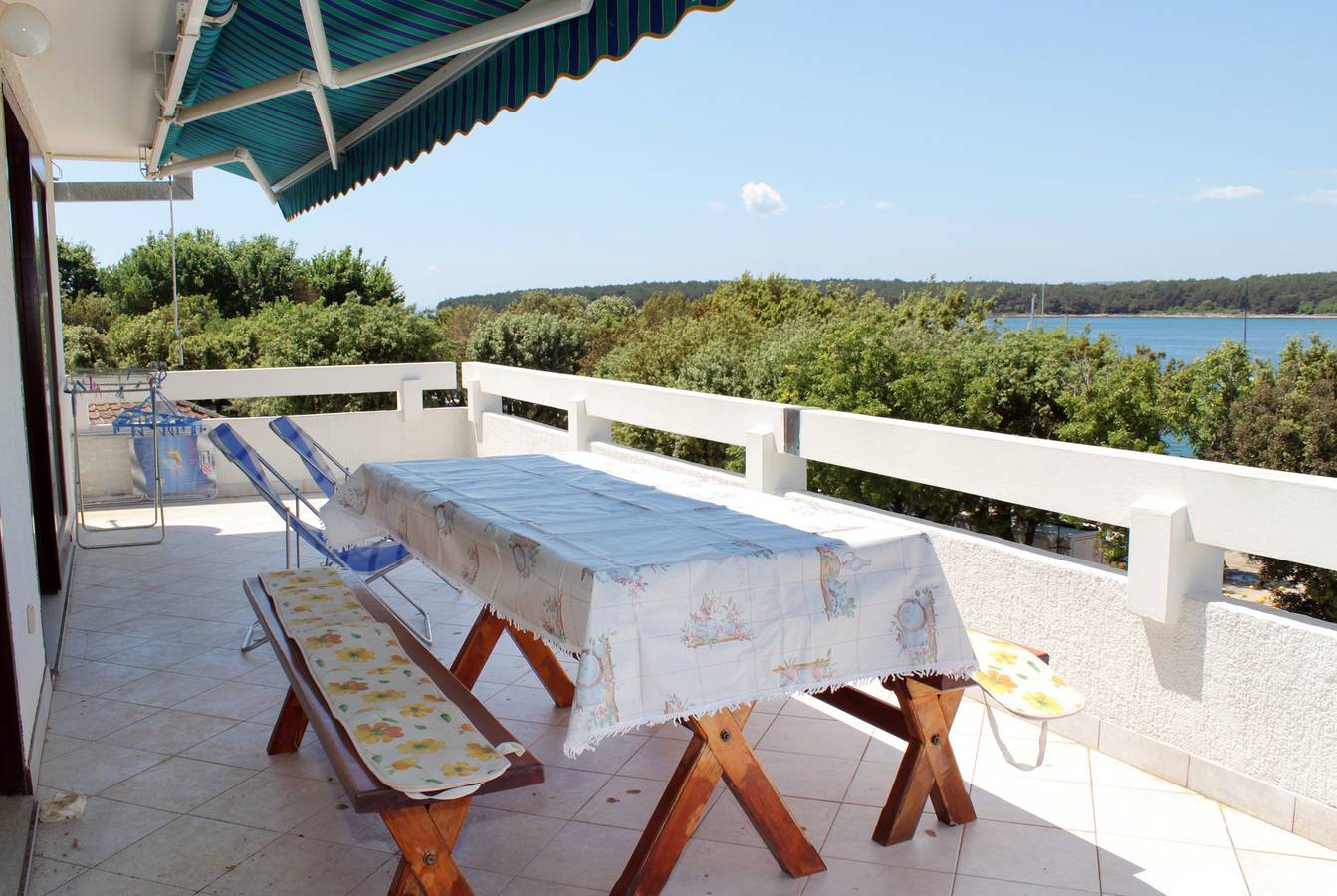 Ganze Wohnung, 4-Zimmer-Ferienwohnung mit Terrasse und Meerblick Punat, Krk A-5328-a in Punat, Krk