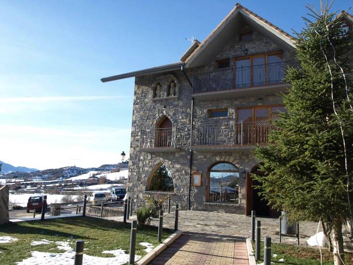 Hôtel pour 3 personnes, avec vue ainsi que jardin et balcon à Sabiñánigo - 3