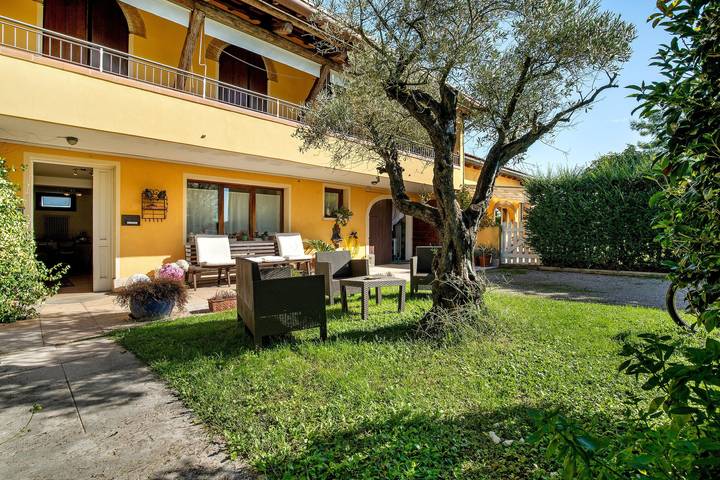 Habitación 'Verde' con Jardín Compartido, Wi-Fi y Aire Acondicionado in Mirano, Provincia de Venezia