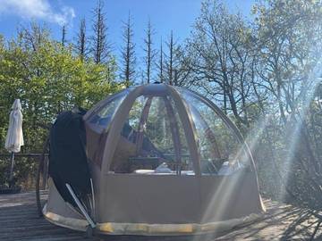 Tente pour 4 personnes, avec terrasse dans l' Ain