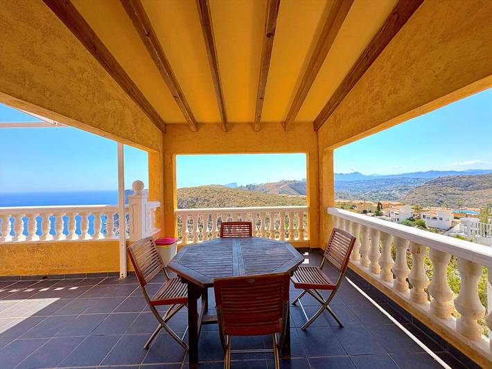 Chalet para 6 personas, con piscina y balcón en Benitachell