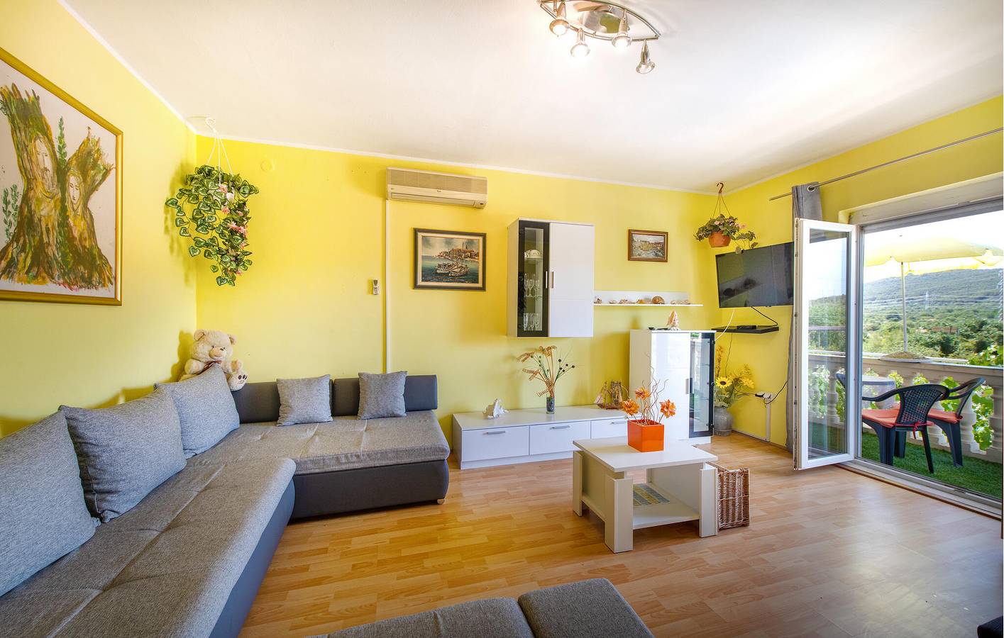 Ferienhaus für 5 Personen mit Terrasse in Bilice, Šibenik-Knin