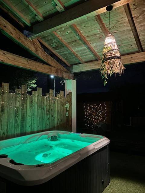 La Villa Claudia Jardin et Spa in Pennautier, Région de Carcassonne