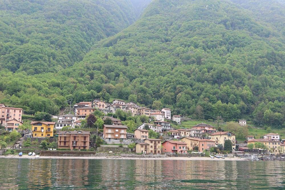 Ganze Wohnung, Traum-Aussicht - Familien-Apartment mit Terrasse und Garten in Lezzeno, Comer See