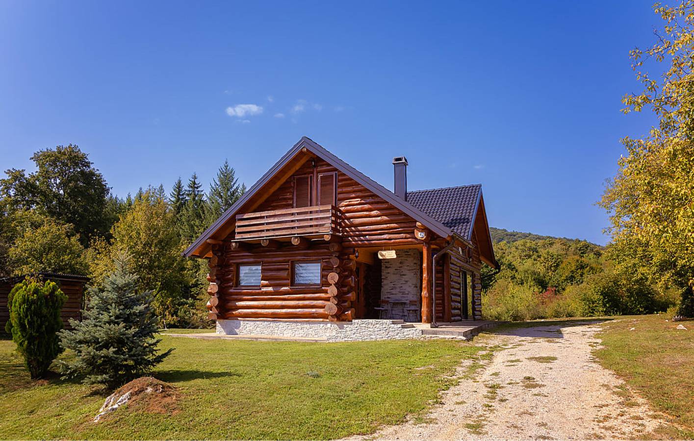 Reizende Unterkunft, 1 km von Slunj entfernt: Apartment am Pool mit WLAN und Klimaanlage in Slunj, Karlovac und Umgebung