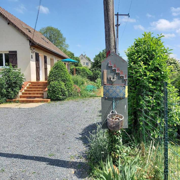 Gîte pour 3 personnes, avec terrasse à May-sur-Orne