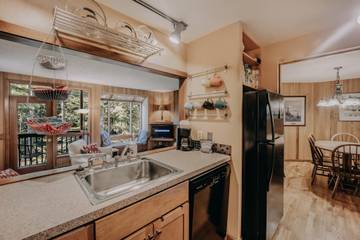 Vacation Apartment for 8 Guests in Glacier, Cascade Range, Picture 4