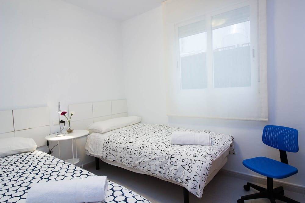 Apartamento entero, \"The Queen\" New, fancy and relaxing. Beach & Wifi in La Malvarrosa, Valencia
