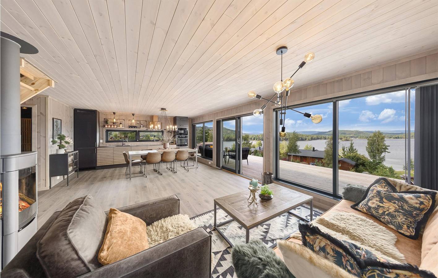 Feriehus for 7 personer med innsjøutsikt in Drangedal 