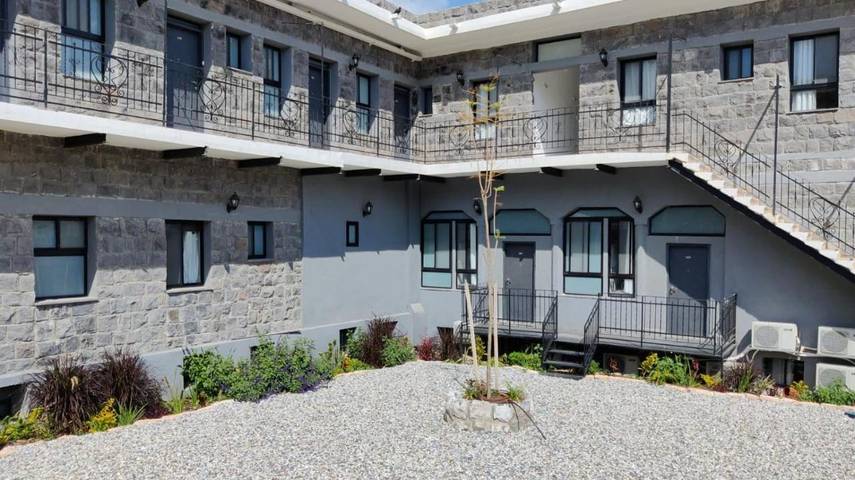 Appart’hôtel pour 5 personnes, avec balcon ainsi que jardin et vue